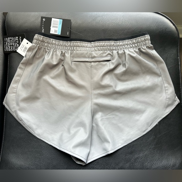 Nike Tempo Luxe Run Division Reflective CZ1533 010 Womens Running Shorts Medium - Picture 8 of 10